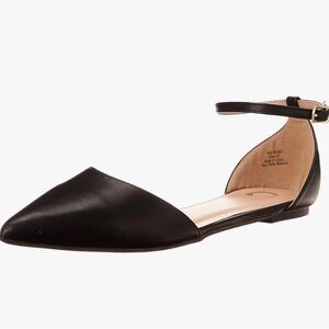 NWT Journee Collection
Women's Reba Ankle Strap Pointed Toe Flats